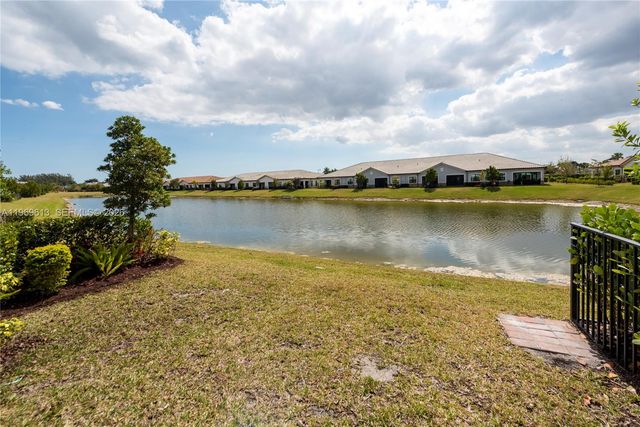 7718 N Blue Spring Dr, Parkland, FL 33067