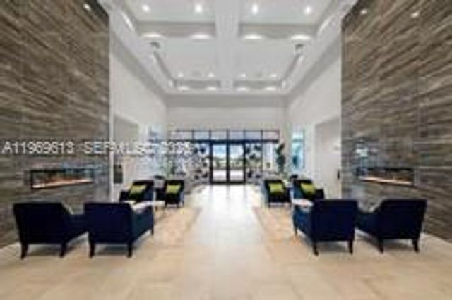 7718 N Blue Spring Dr, Parkland, FL 33067