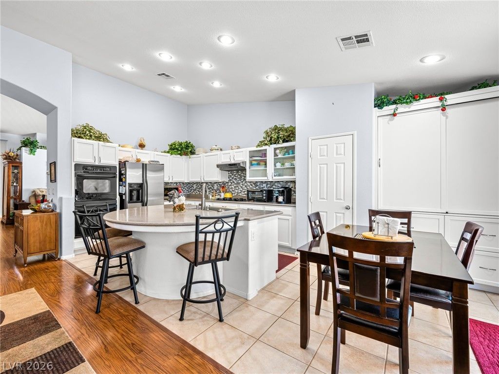 5448 Flying Arrow Place, North Las Vegas, NV 89031 — photo 4