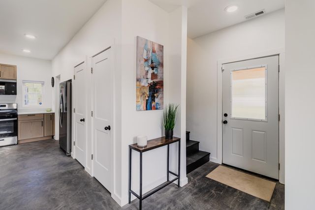 5544 E 10th Avenue, Gary, IN 46403