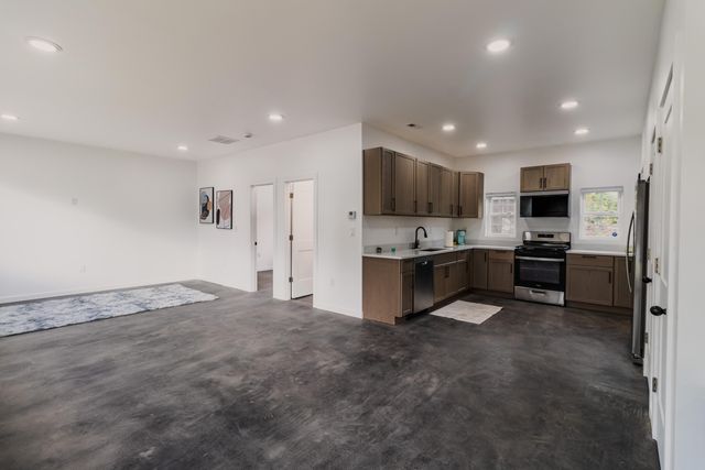 5544 E 10th Avenue, Gary, IN 46403