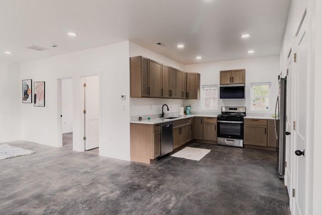 5544 E 10th Avenue, Gary, IN 46403