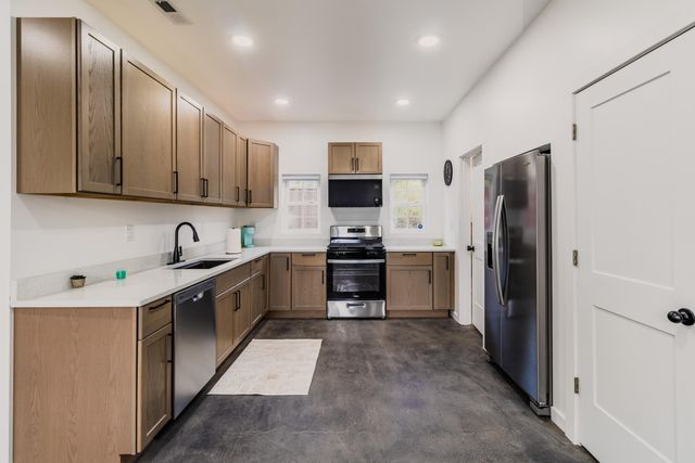 5544 E 10th Avenue, Gary, IN 46403