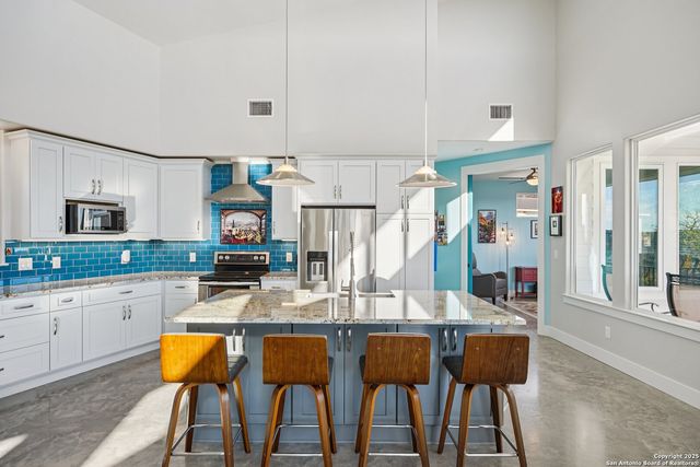 145 Longhorn Trail, Kerrville, TX 78028