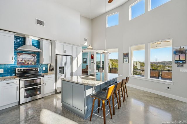 145 Longhorn Trail, Kerrville, TX 78028