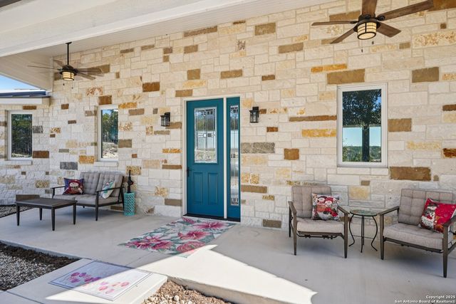 145 Longhorn Trail, Kerrville, TX 78028