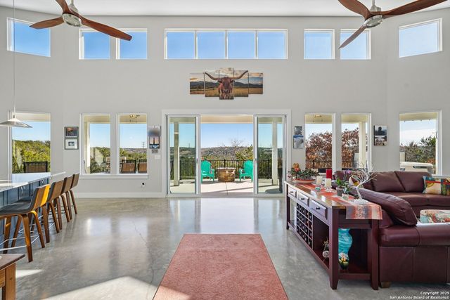 145 Longhorn Trail, Kerrville, TX 78028