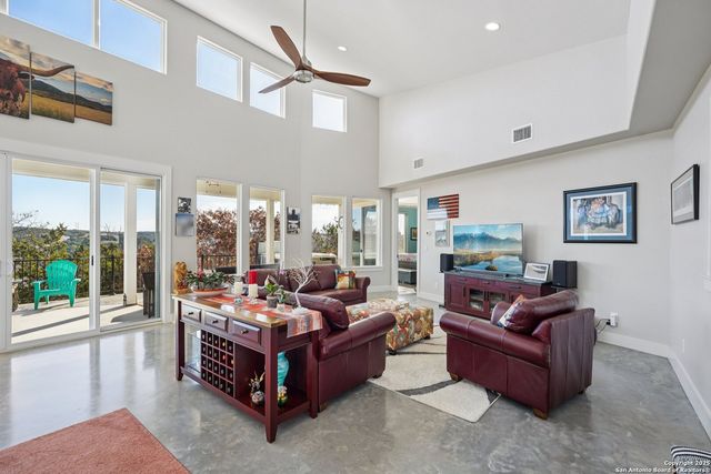 145 Longhorn Trail, Kerrville, TX 78028