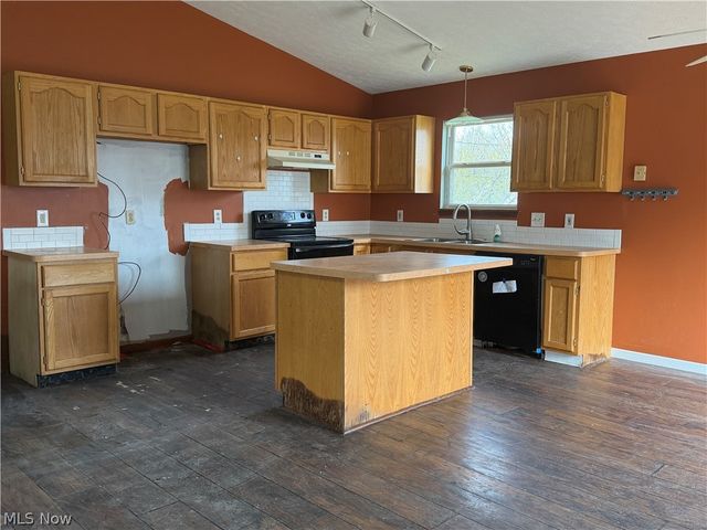 6623 Monroe Lane, North Ridgeville, OH 44039