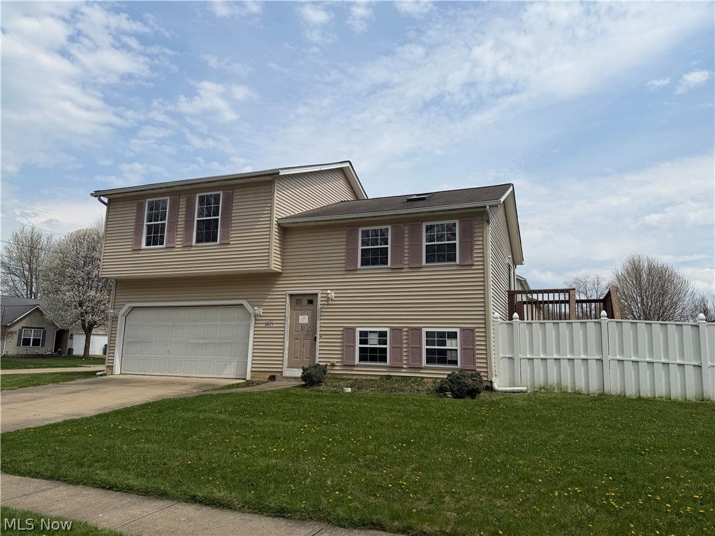 6623 Monroe Lane, North Ridgeville, OH 44039
