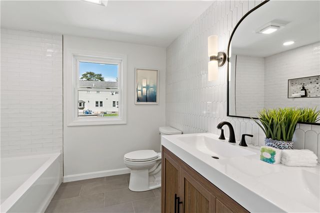 245 Chestnut Street, Bristol, RI 02809
