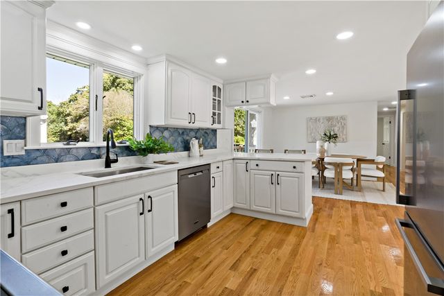 245 Chestnut Street, Bristol, RI 02809
