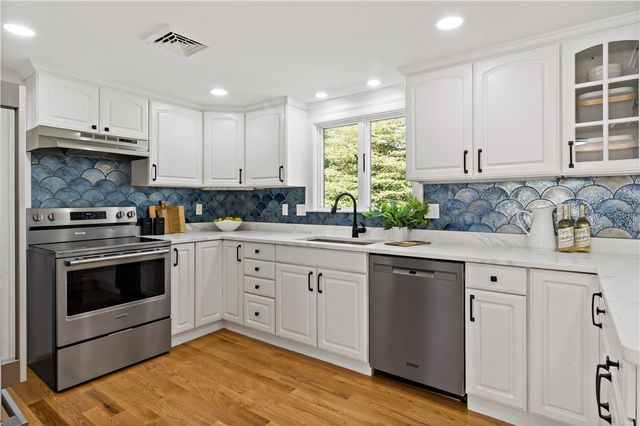 245 Chestnut Street, Bristol, RI 02809