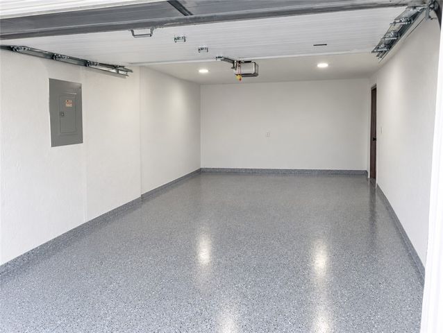 15 Spruce Street, Lincoln, RI 02838