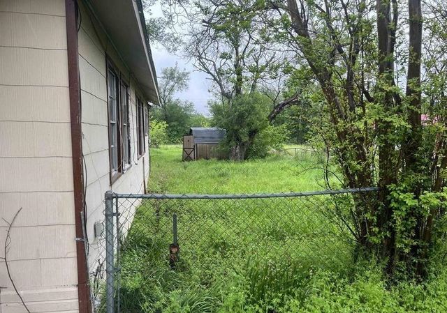 582 E Main St, Van, TX 75790