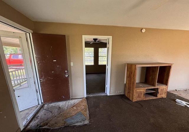 582 E Main St, Van, TX 75790