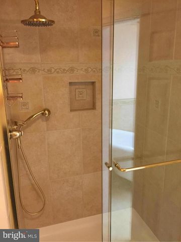 25 BEAUVOIR CT, Derwood, MD 20855