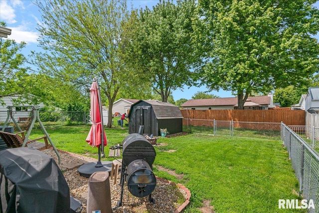 2905 Sutherland Road, Springfield, IL 62702