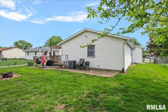 2905 Sutherland Road, Springfield, IL 62702