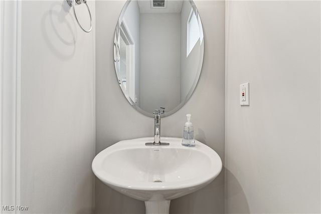 2244 E 100 th Street, Cleveland, OH 44106