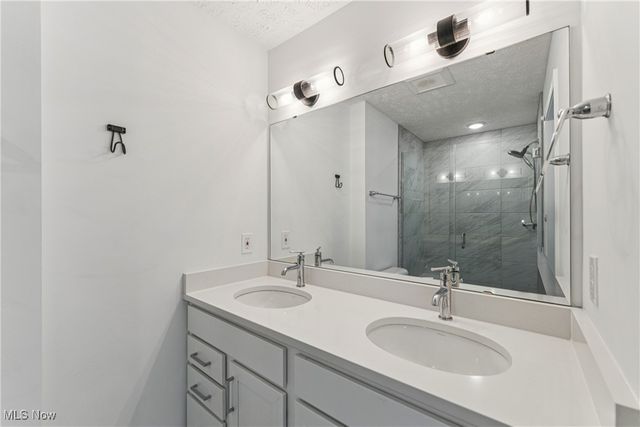 2244 E 100 th Street, Cleveland, OH 44106