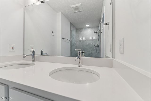 2244 E 100 th Street, Cleveland, OH 44106