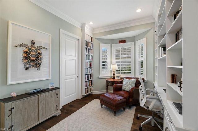 710 Bentwater CIR 204, Naples, FL 34108