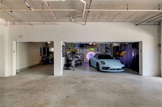 710 Bentwater CIR 204, Naples, FL 34108