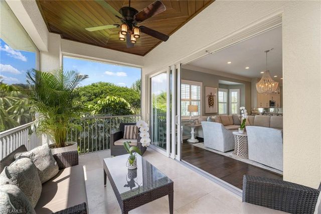 710 Bentwater CIR 204, Naples, FL 34108