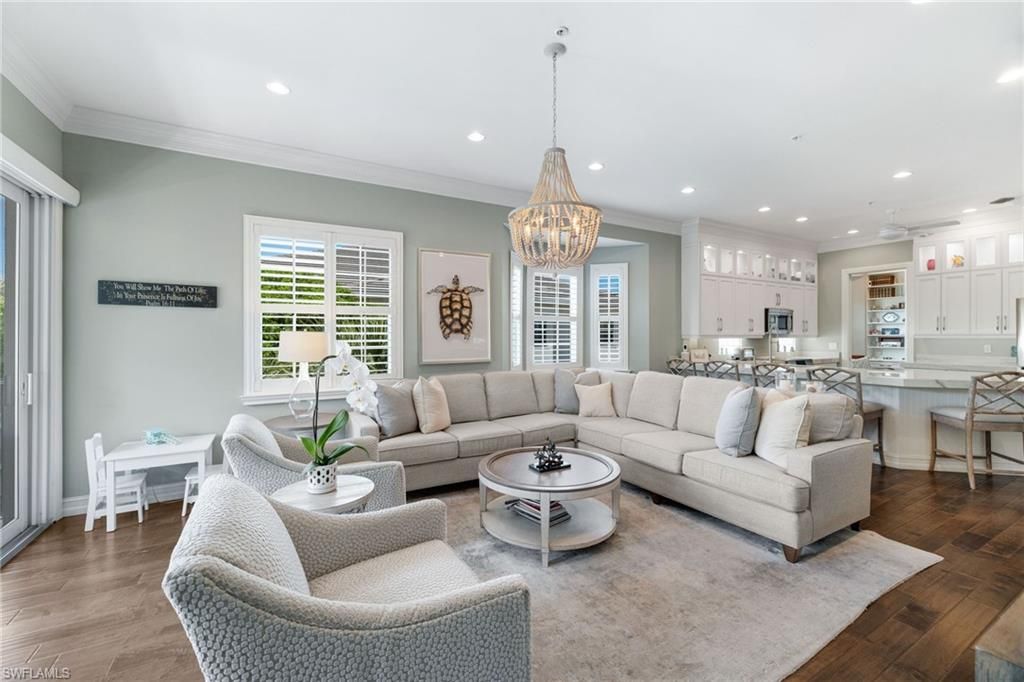 710 Bentwater CIR 204, Naples, FL 34108