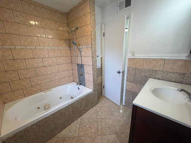 428 N Meridian Ave, Wichita, KS 67203