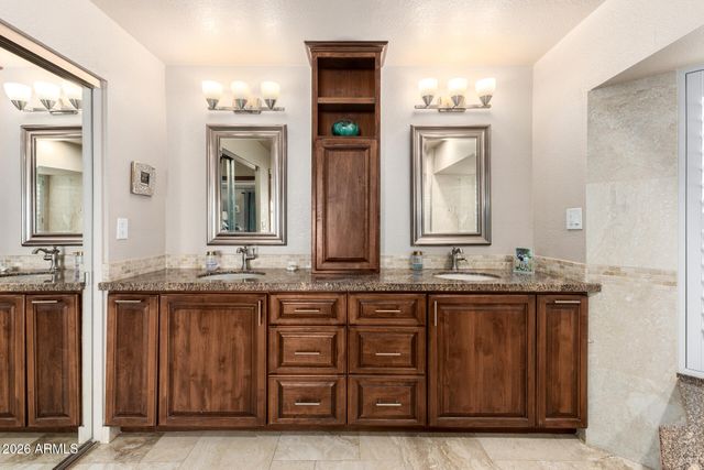 1942 E KRISTA Way, Tempe, AZ 85284