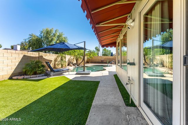 1942 E KRISTA Way, Tempe, AZ 85284