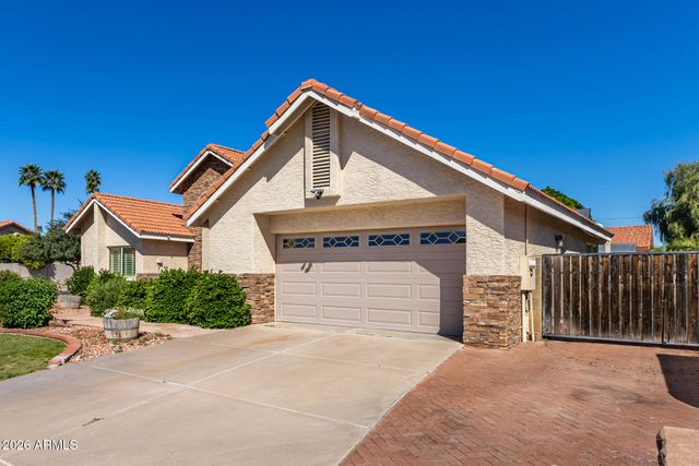 1942 E KRISTA Way, Tempe, AZ 85284