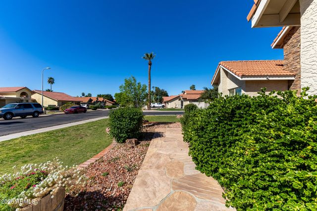 1942 E KRISTA Way, Tempe, AZ 85284