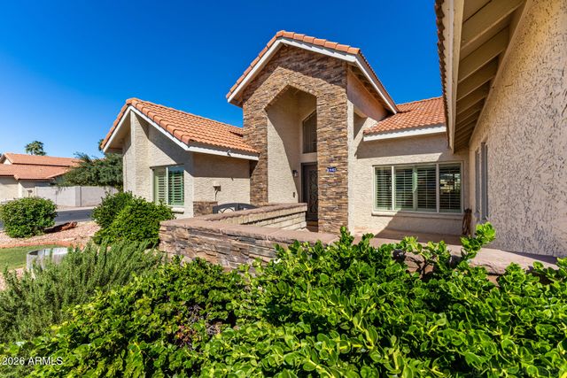 1942 E KRISTA Way, Tempe, AZ 85284