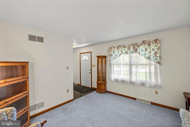 315 FRIENDSHIP LN, Gettysburg, PA 17325
