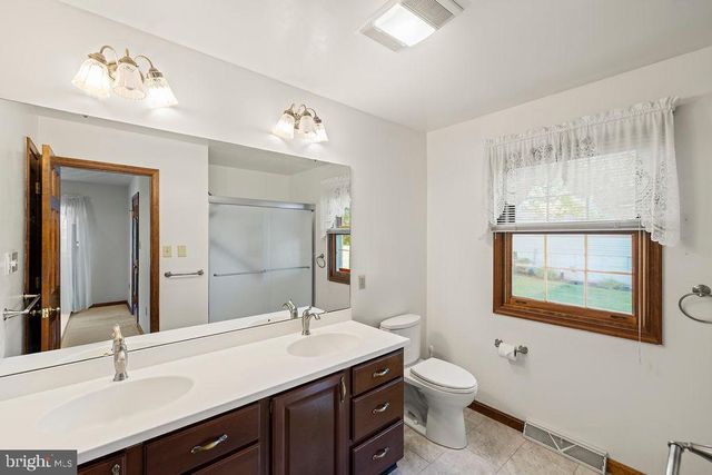 315 FRIENDSHIP LN, Gettysburg, PA 17325