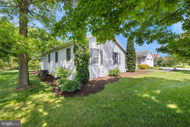 315 FRIENDSHIP LN, Gettysburg, PA 17325