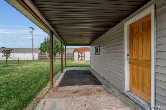 352 Two Mile Creek Road, Tonawanda, NY 14150
