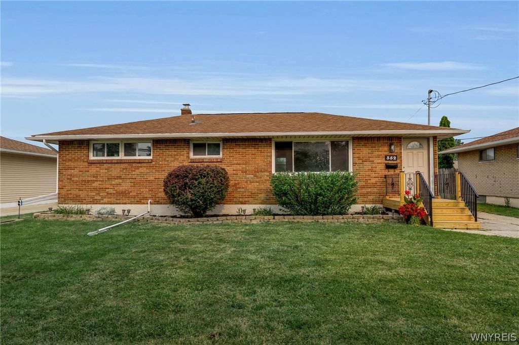 352 Two Mile Creek Road, Tonawanda, NY 14150