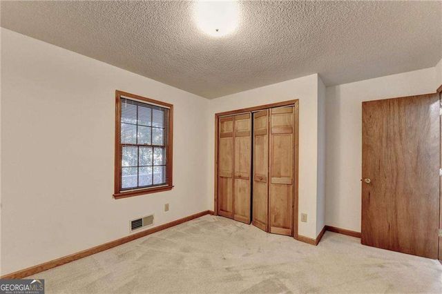 214 Valley Brook Drive, Woodstock, GA 30188