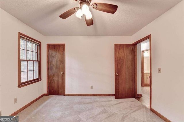 214 Valley Brook Drive, Woodstock, GA 30188