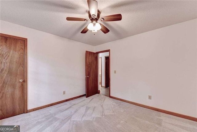 214 Valley Brook Drive, Woodstock, GA 30188