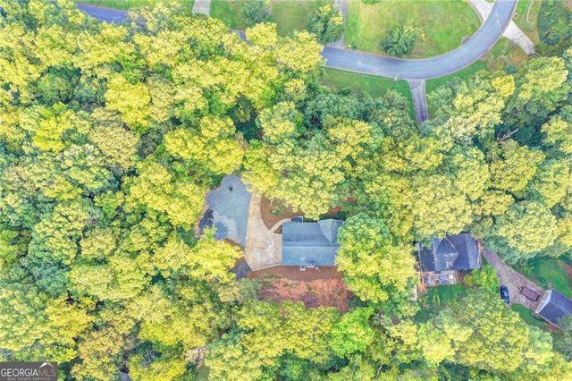 214 Valley Brook Drive, Woodstock, GA 30188
