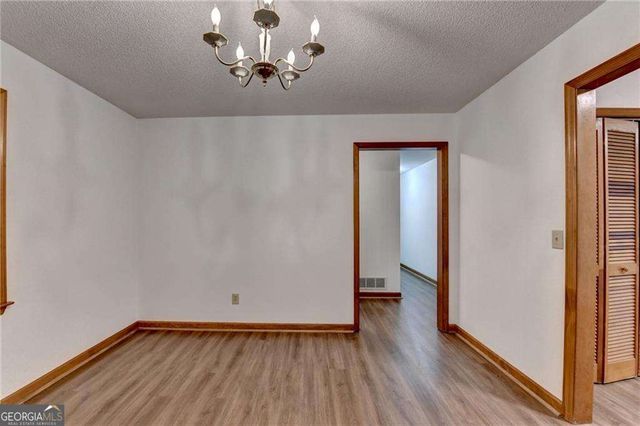 214 Valley Brook Drive, Woodstock, GA 30188