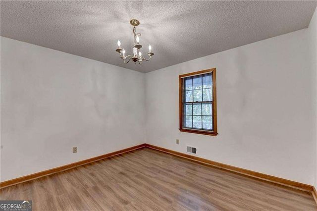 214 Valley Brook Drive, Woodstock, GA 30188