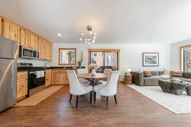 11569 Snowpeak Way Unit 651, Truckee, CA 96161