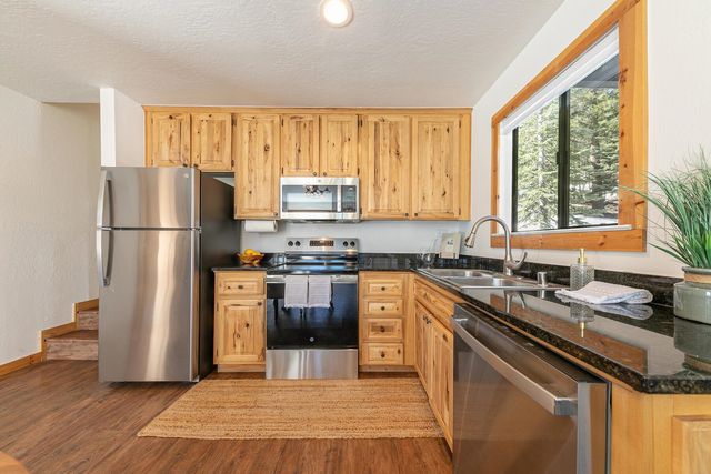 11569 Snowpeak Way Unit 651, Truckee, CA 96161