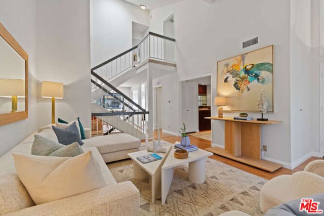 5008 Timberlake Terrace, Culver City, CA 90230